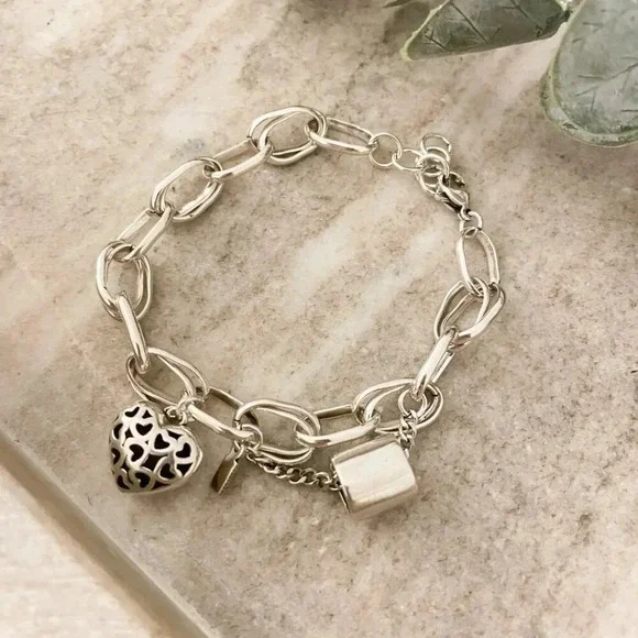 925 Sterling Silver Heart Link Bracelet Chunky Statement Bracelet Heart Charm - Picture 8 of 10